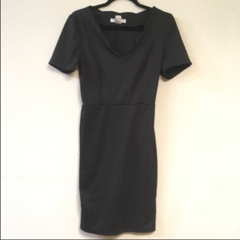 Minty brand from ModCloth LBD scalloped neckline M